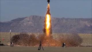 Картинка: энтузиасты по всему миру пытаются достичь купола  плоской земли на самодельных ракетах